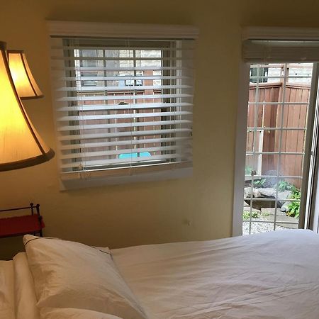 Aberdeen Stone Cottage B&B Травърс Сити Екстериор снимка