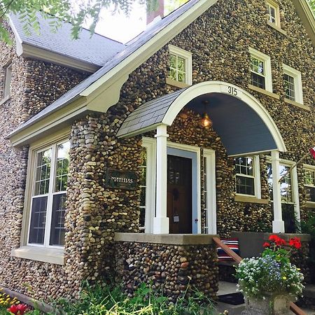 Aberdeen Stone Cottage B&B Травърс Сити Екстериор снимка