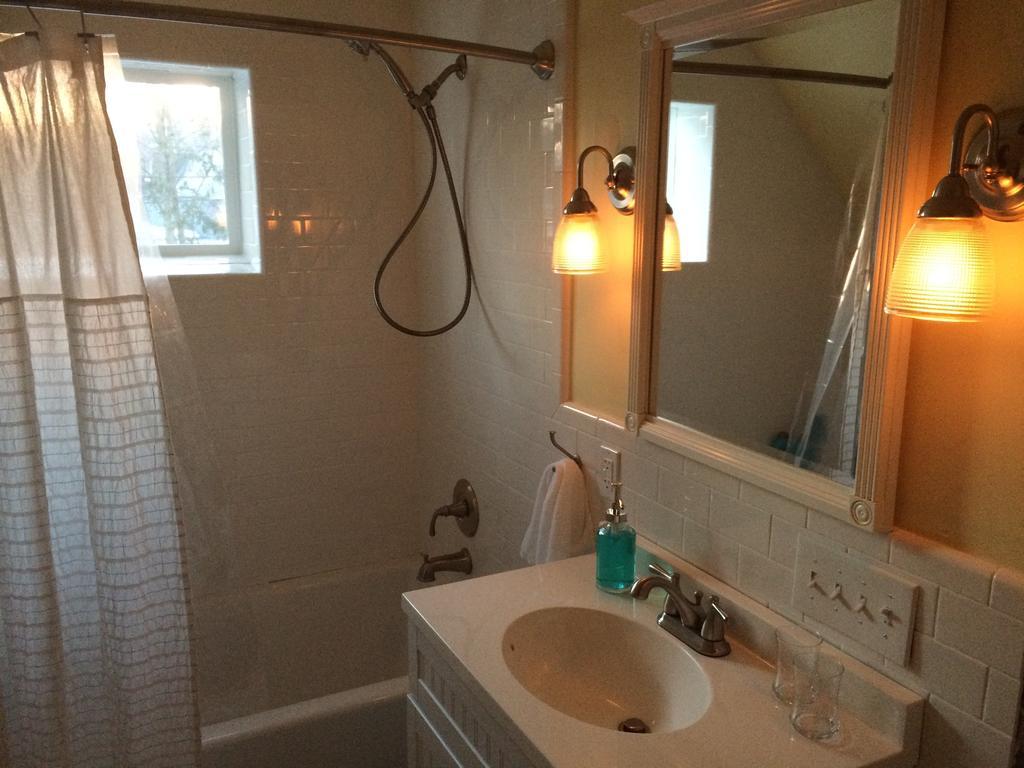 Aberdeen Stone Cottage B&B Травърс Сити Стая снимка