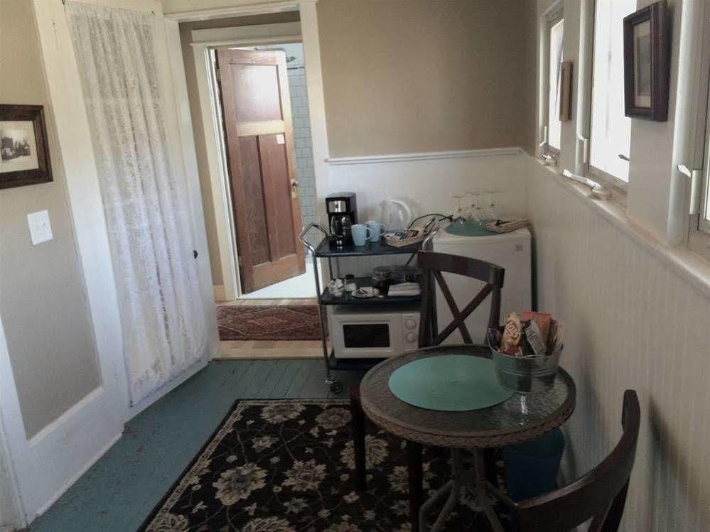 Aberdeen Stone Cottage B&B Травърс Сити Екстериор снимка
